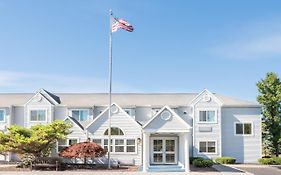 Microtel By Wyndham Victor